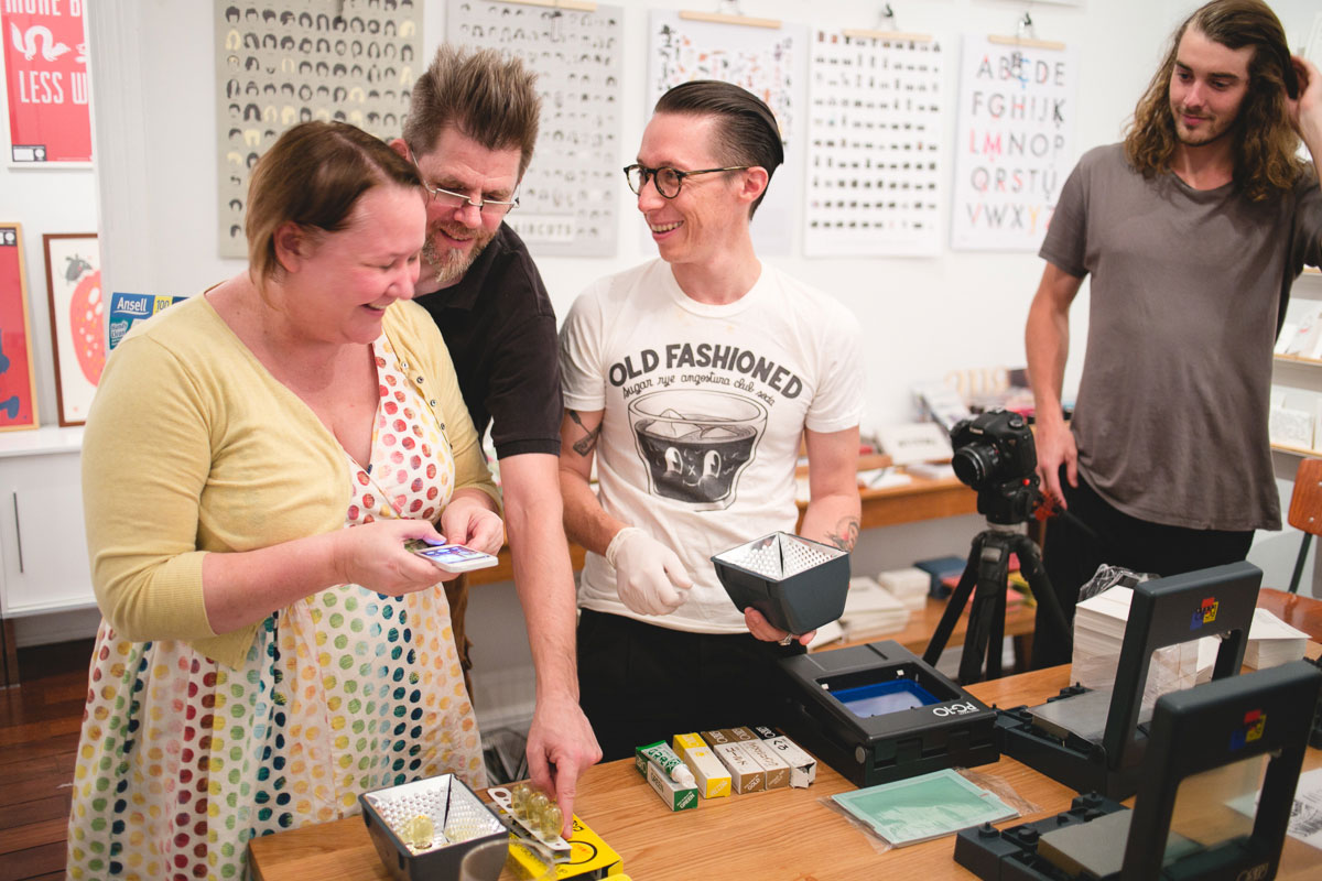 JTTC Hold Strong Gal