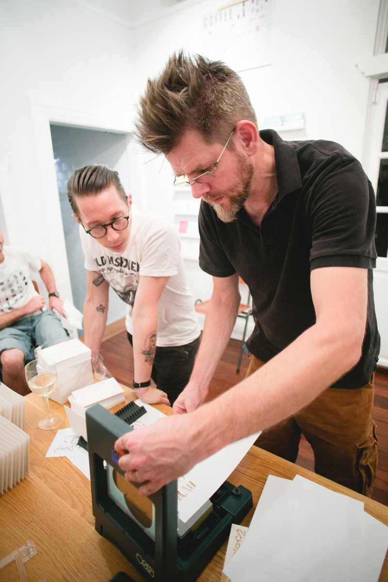 JTTC Hold Strong Gal