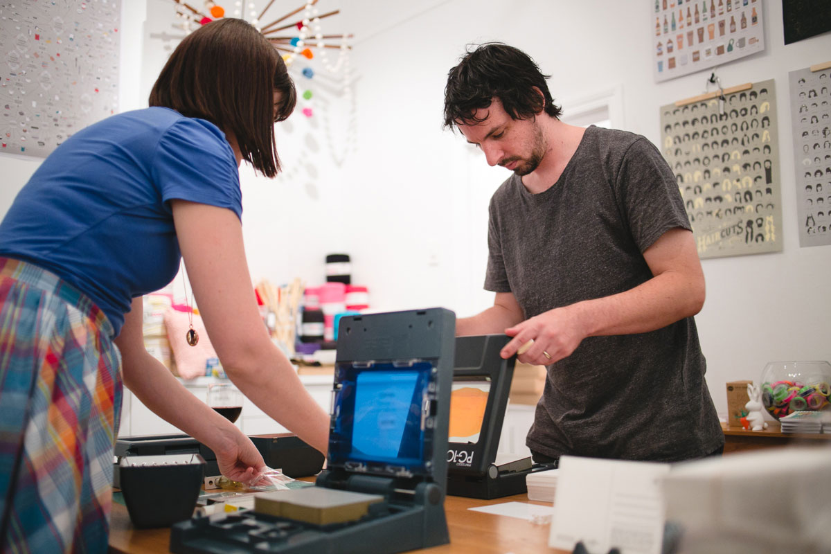 JTTC Hold Strong Gal